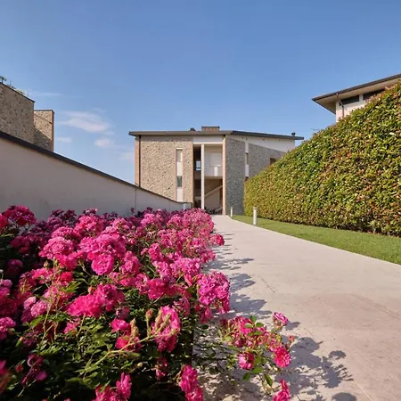 Warda B11 아파트 데센자노델가르다