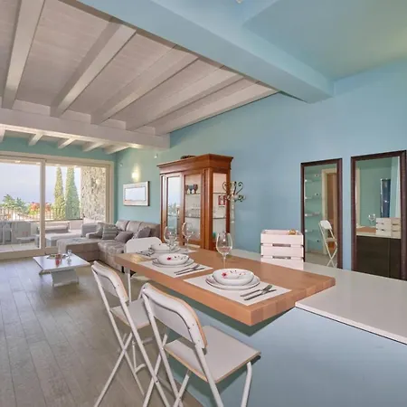 아파트 Warda B11 데센자노델가르다